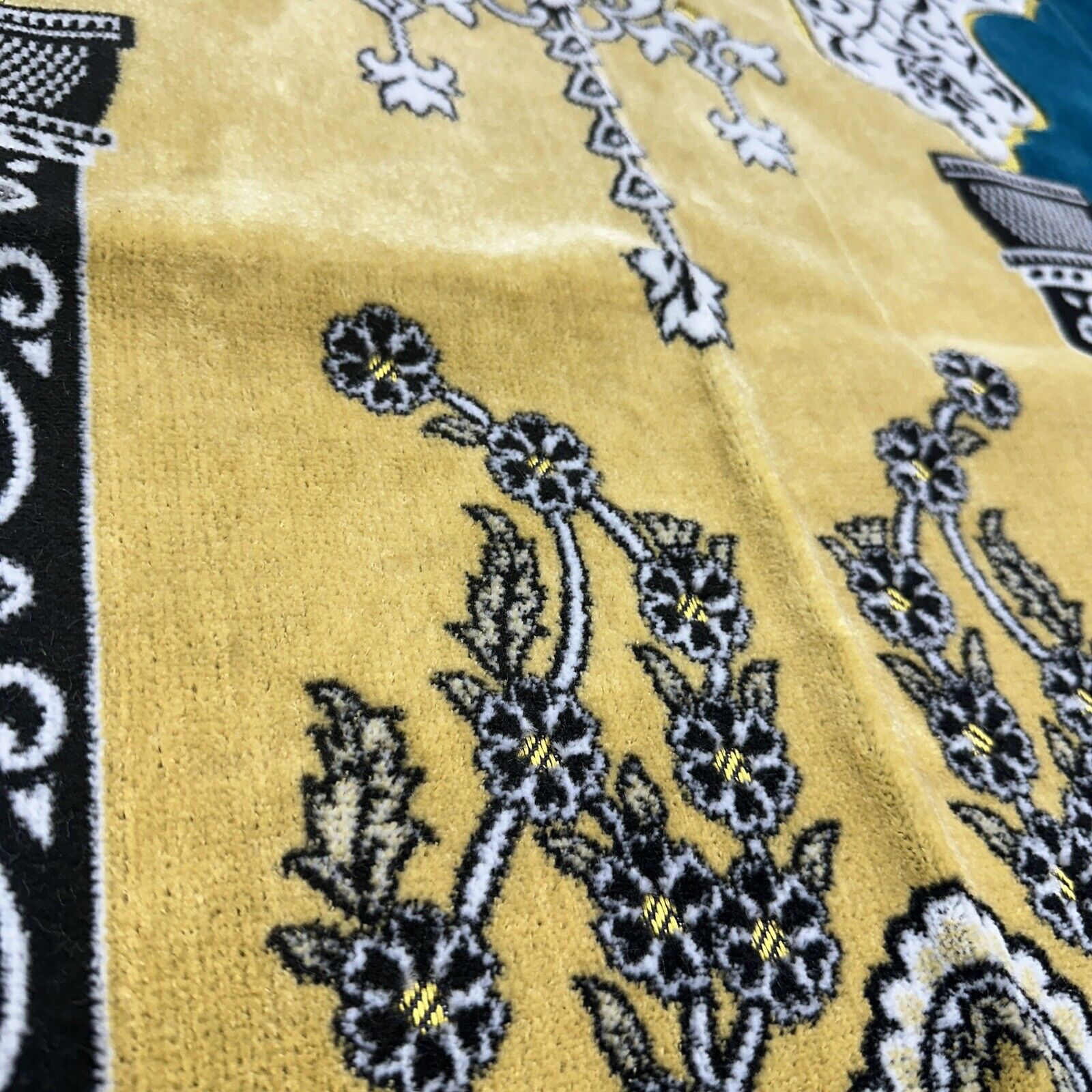 3 Person Prayer Rug - 1003 - Image 3