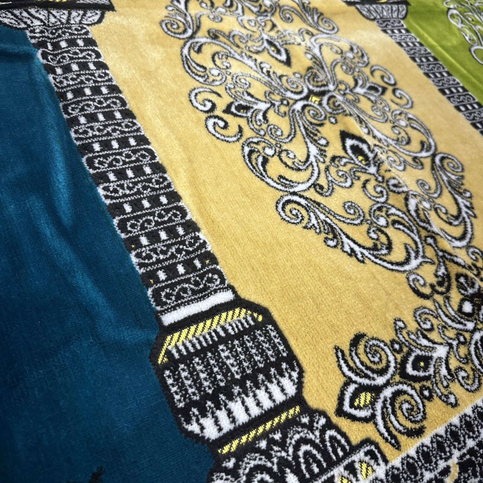 3 Person Prayer Rug - 1004 - Image 3
