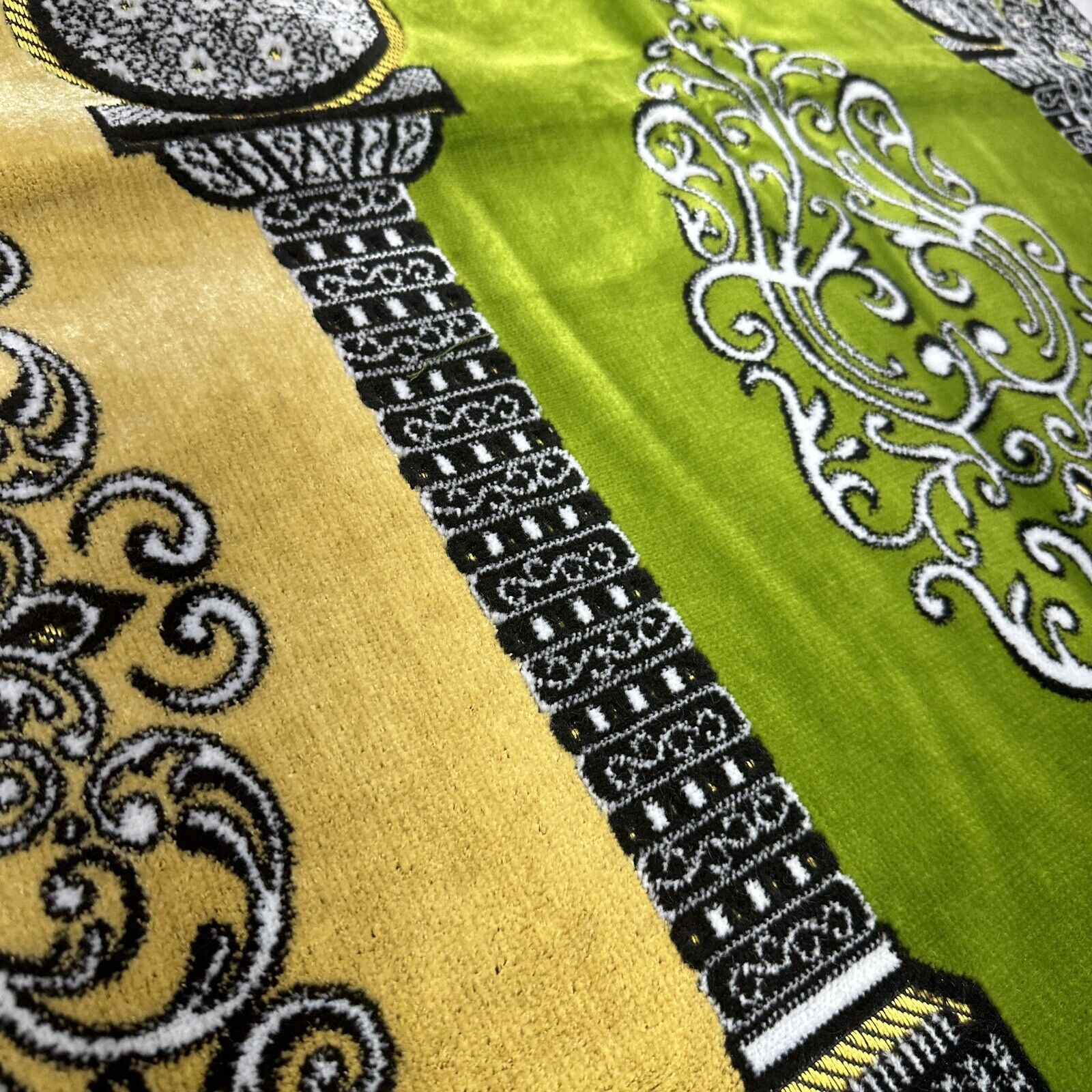 3 Person Prayer Rug - 1004 - Image 4