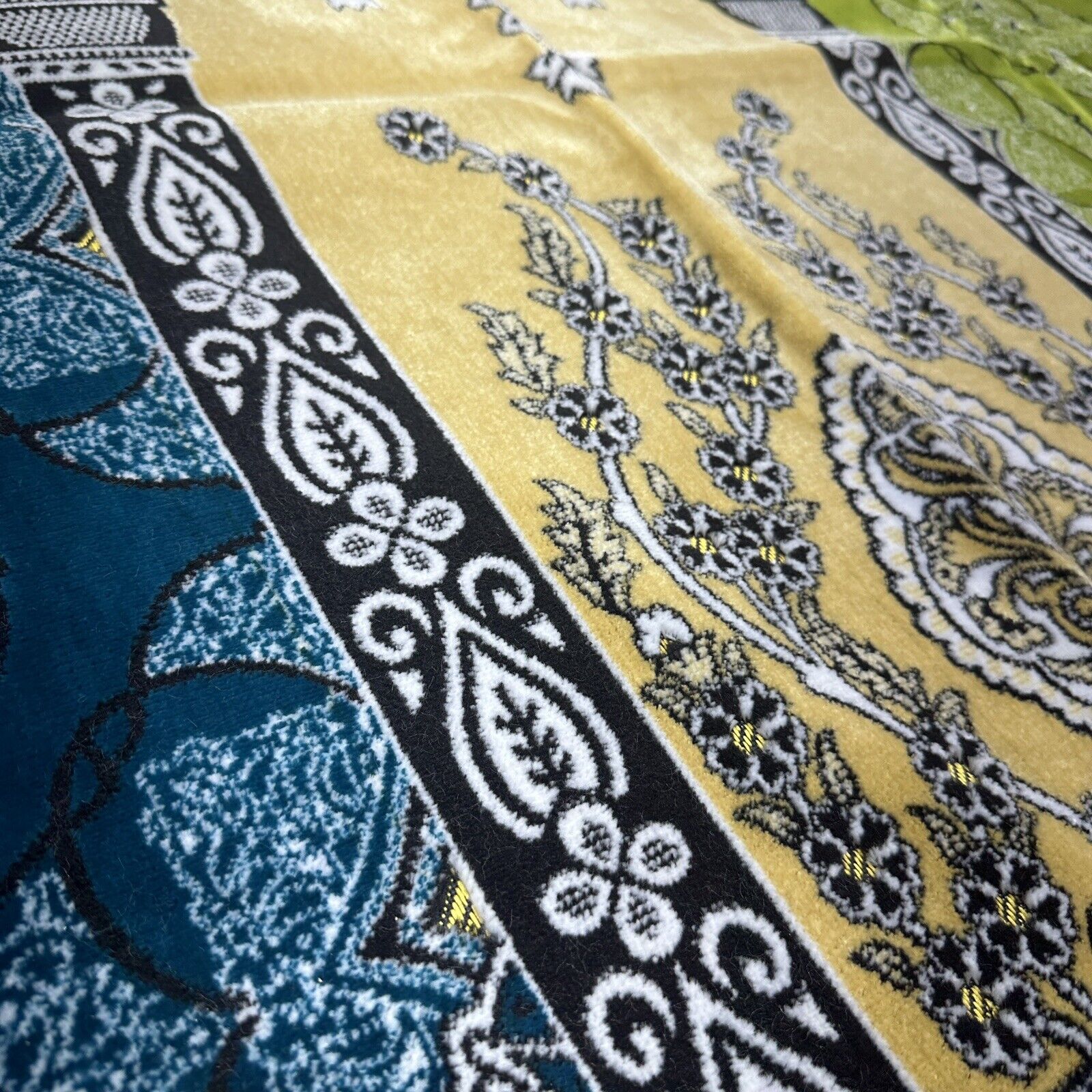 3 Person Prayer Rug - 1005 - Image 3