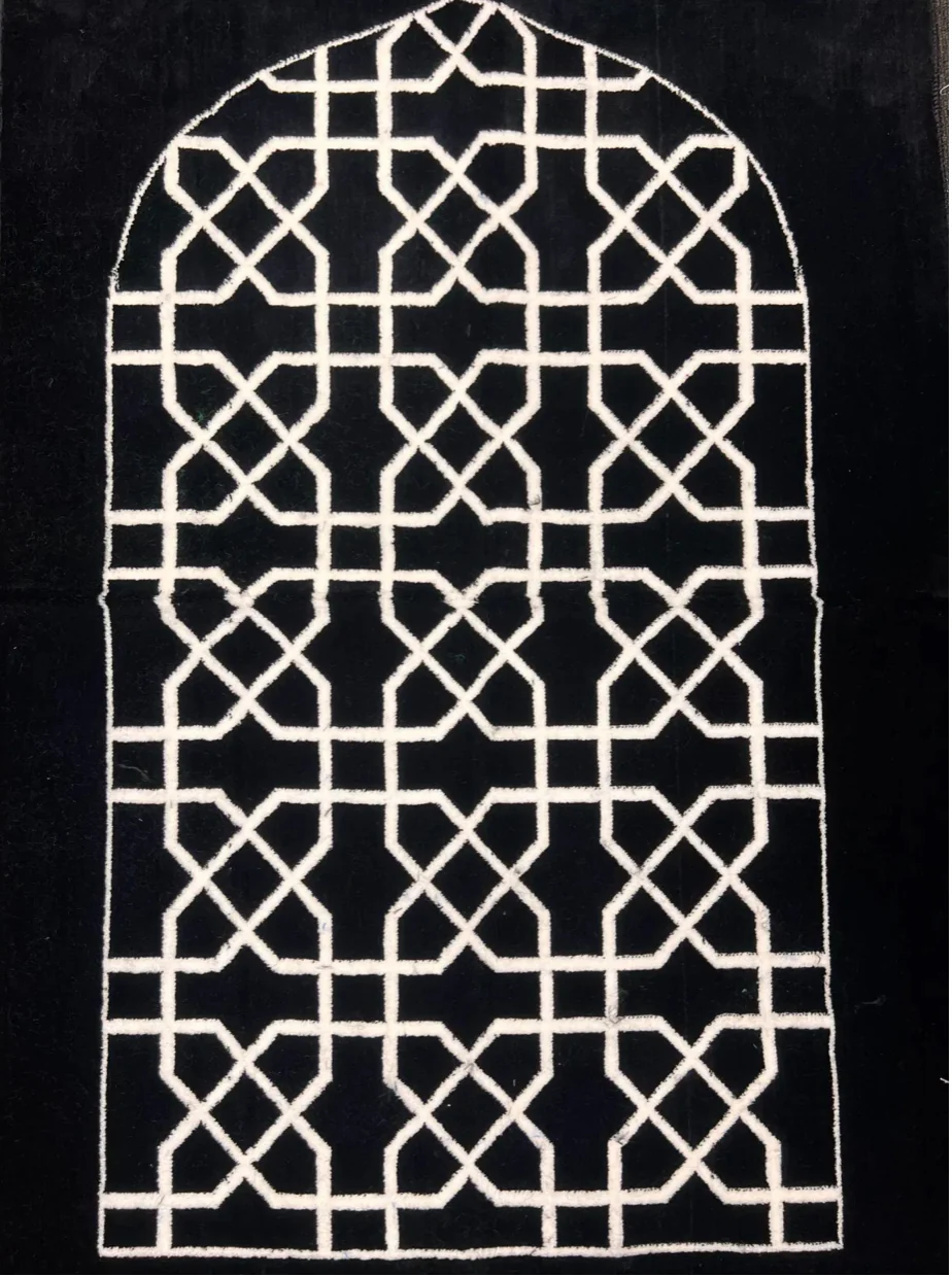 Elise Prayer Rug - Black - Image 3