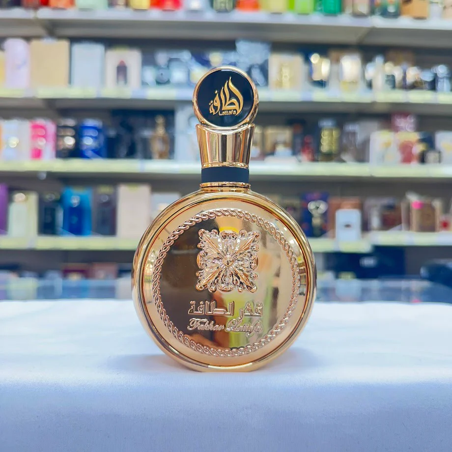Fakhar Extrait Gold by Lattafa - 100ml EDP Perfume - Image 3