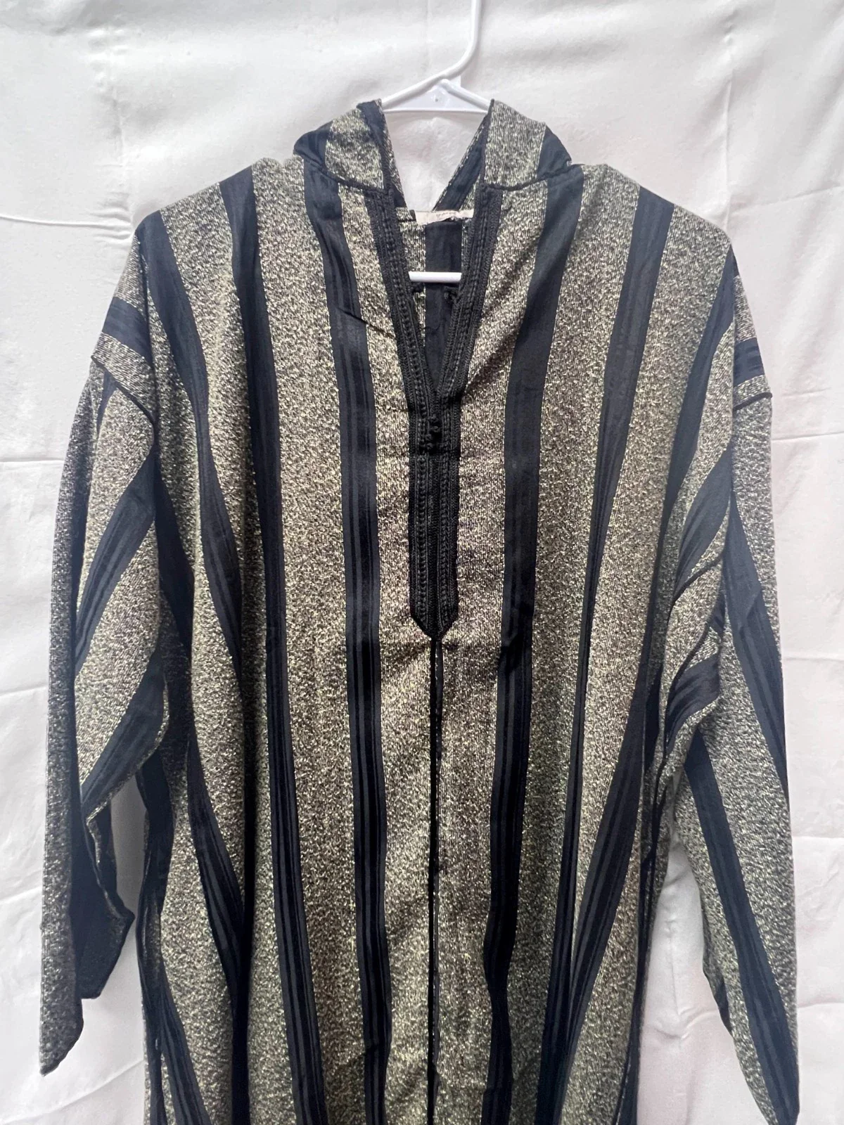 Men's Moroccan Striped Hoodie Thobe - Black/Gold