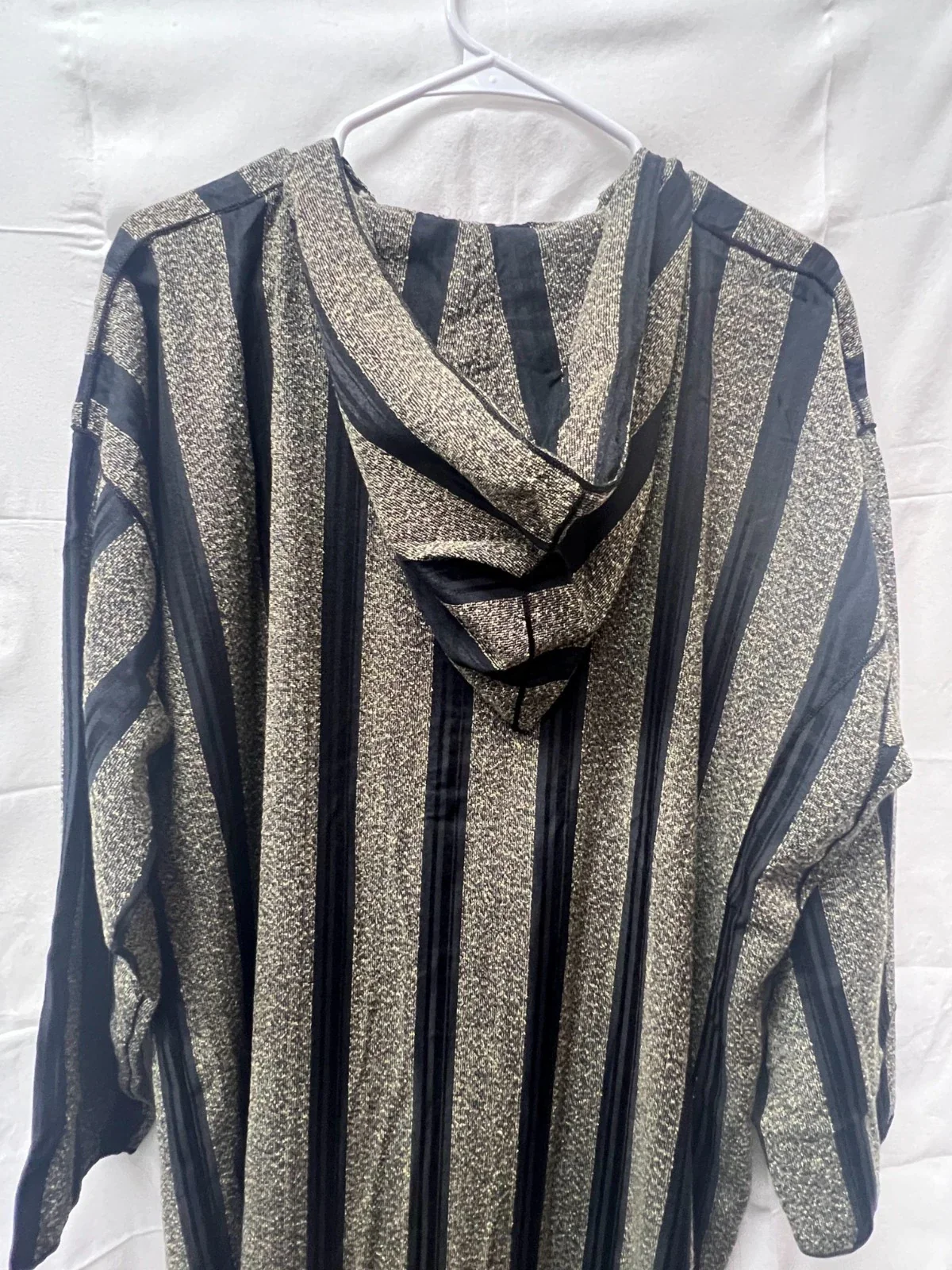 Men's Moroccan Striped Hoodie Thobe - Black/Gold - Image 3